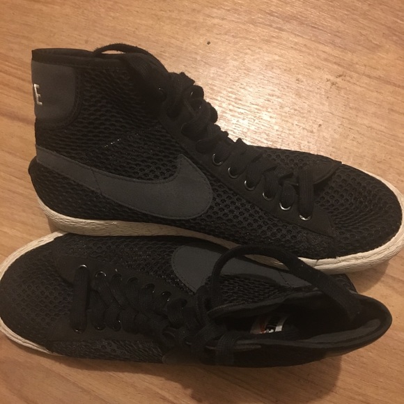 Retro Nike high top shoes!! - Picture 7 of 7